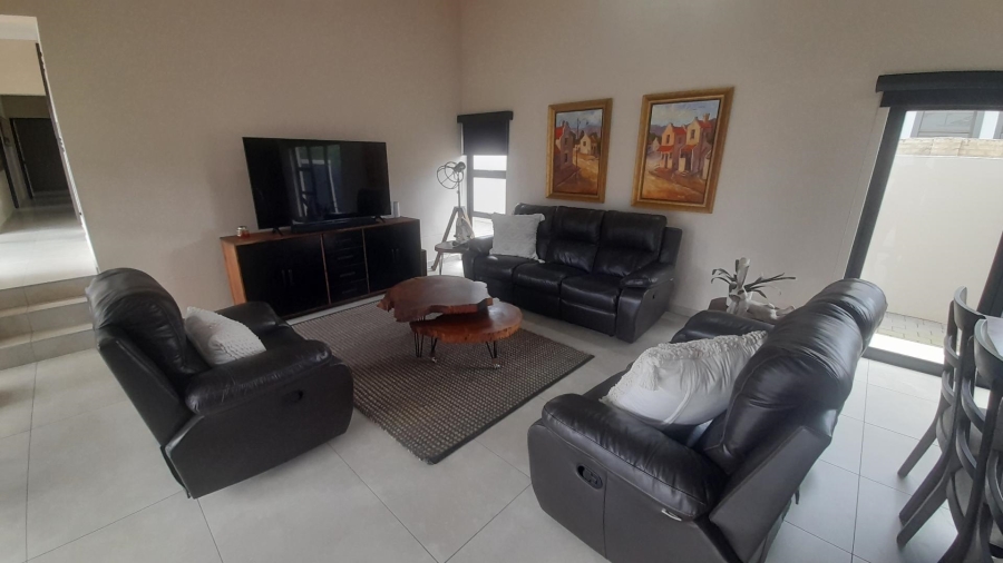 4 Bedroom Property for Sale in Meerhof North West